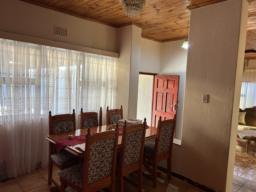 3 Bedroom Property for Sale in Peerless Park West Western Cape